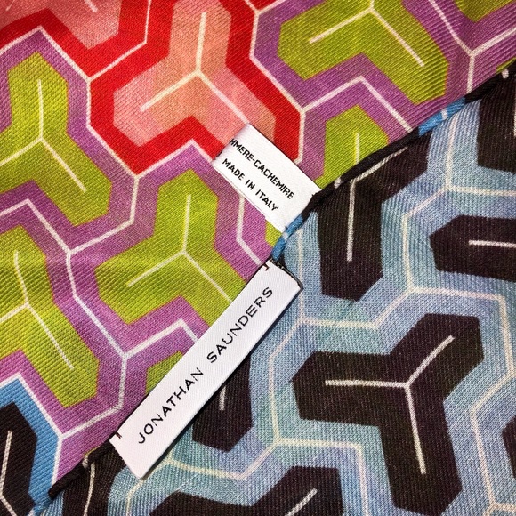 NWOT Jonathan Saunders printed scarf OS - Picture 8 of 10